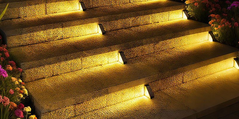 Can solar lights be used on rainy days?